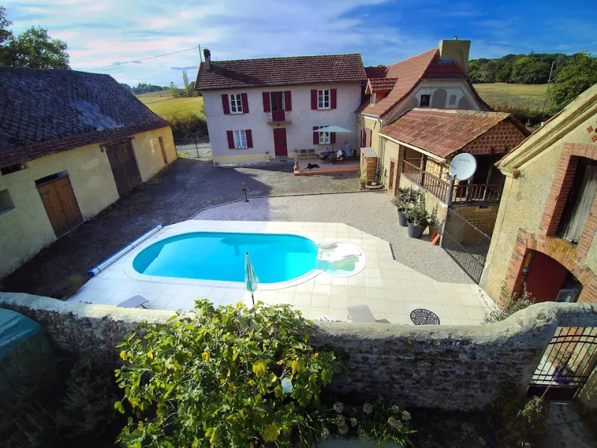Renoviertes Landhaus mit privatem Swimmingpool - Image 1
