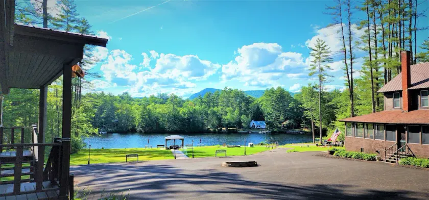 Lakefront Beach House - Image 1