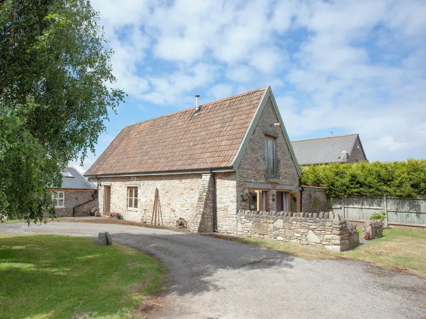 3 bedroom accommodation in Bleadon, near Weston-super-Mare - Image 1