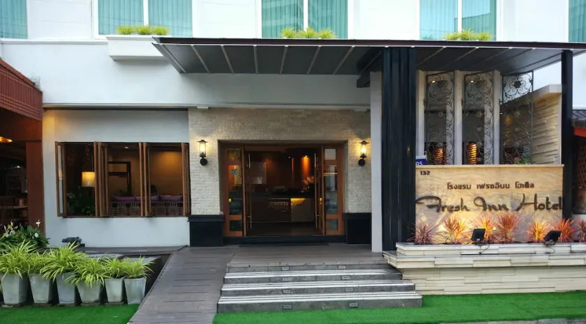 Fresh Inn Hotel - Image 1