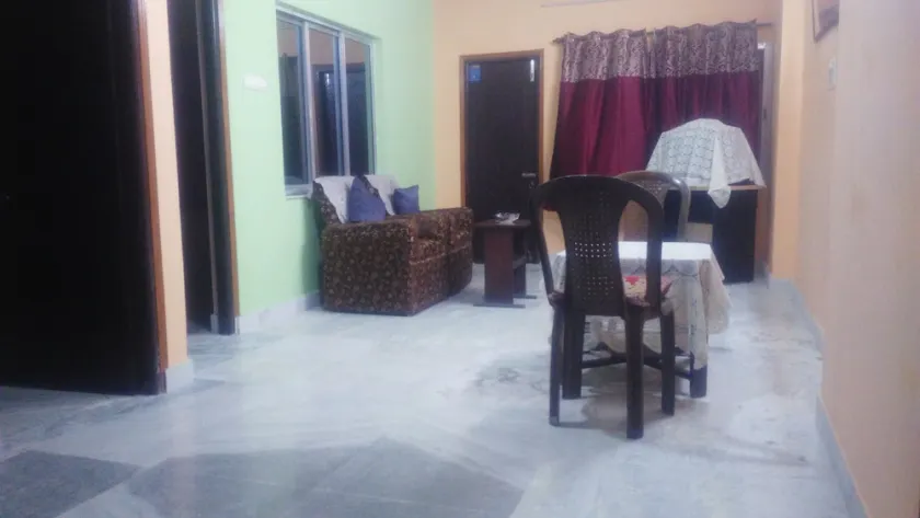 Comfortable home stay in a quiet neighborhood - Image 1