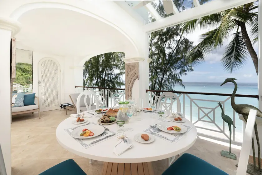 Apartamento de luxo com vista panorâmica do mar e jardins tropicais - Image 1
