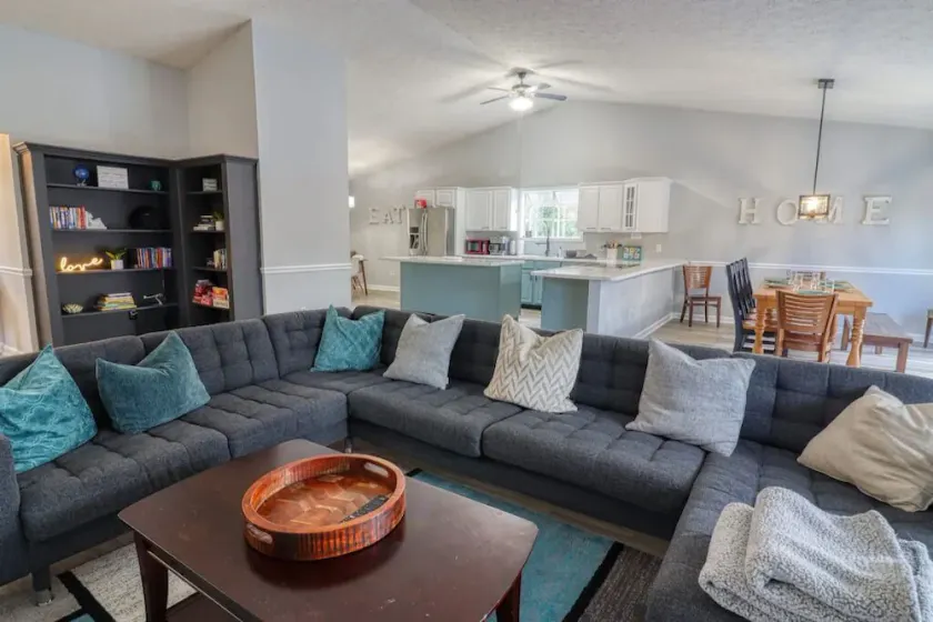 Spacious & Secluded Mountain Retreat by Bryce Resort: Ski, Mtn Bike, Game room - Image 1