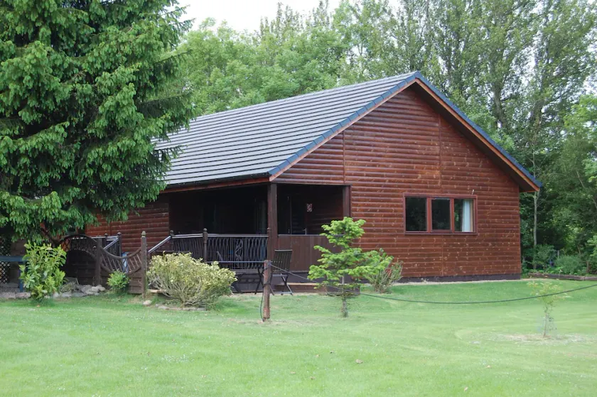 Fir Tree Lodge - Pondfauld Holidays - Image 1