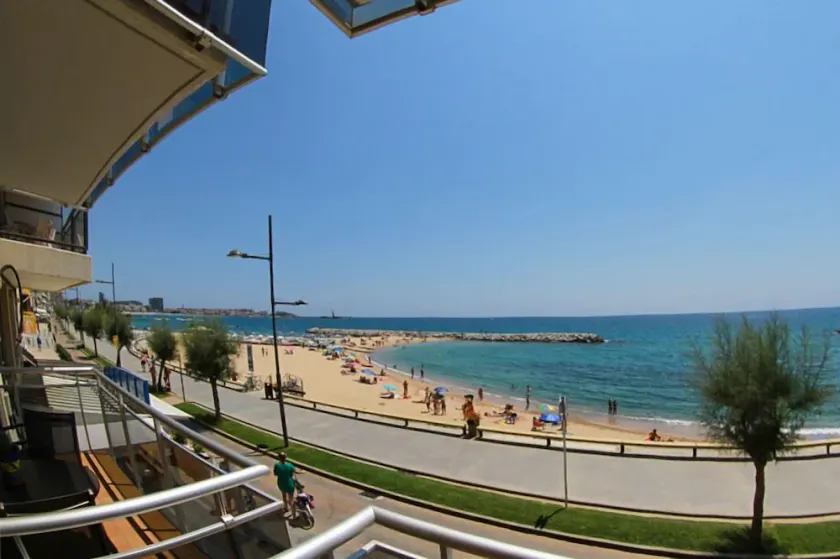 Club Villamar - Bonito apartamento en primera linea de mar con magnificas vistas - Image 1
