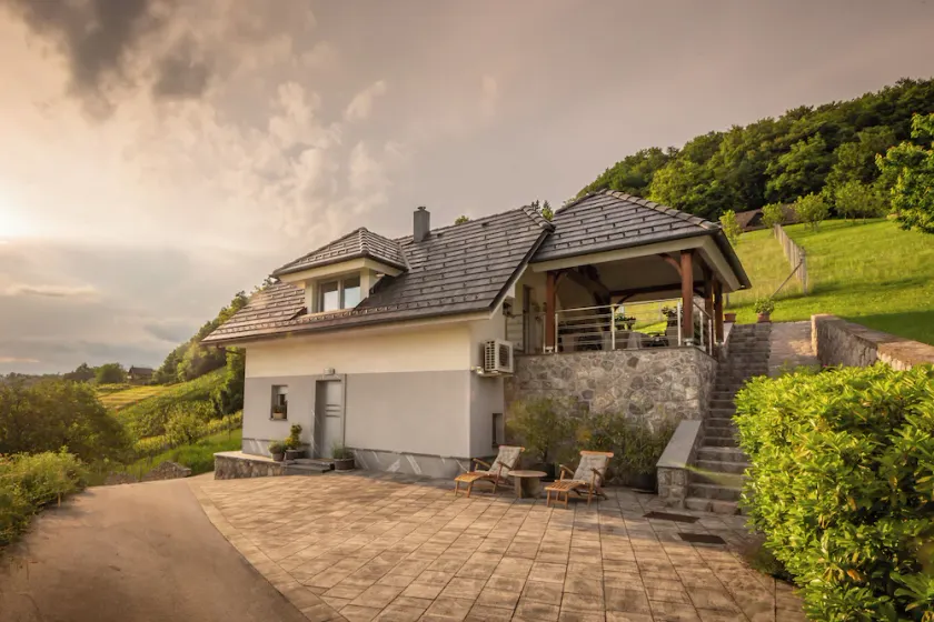 Vineyard cottage Jelenov hrib - Image 1