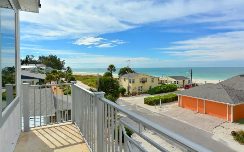 On the Beach: Breathtaking 180 degree views of Gulf of Mexico - Image 1