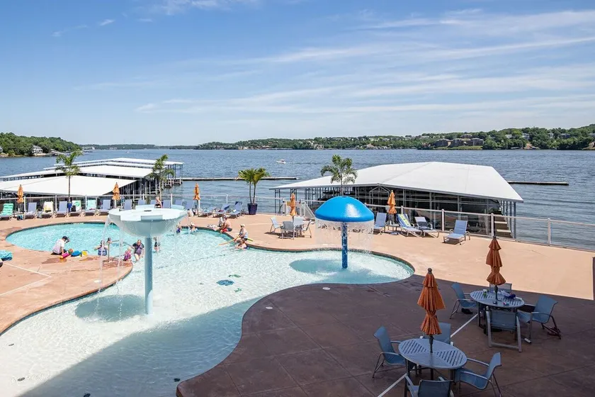 Island Life! Amazing Balcony-Views-Pool and Patio - Image 1