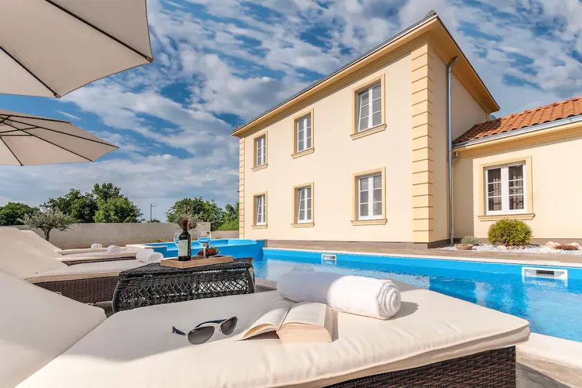 Villa Jakov schöne Villa mit 4 Schlafzimmern - Image 1