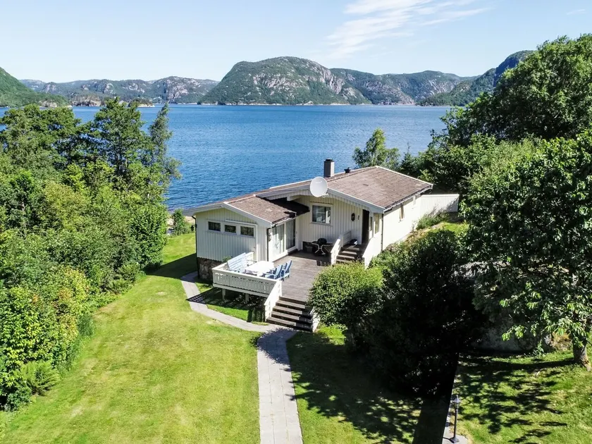 Holiday Home Åptafjorden by Interhome - Image 1