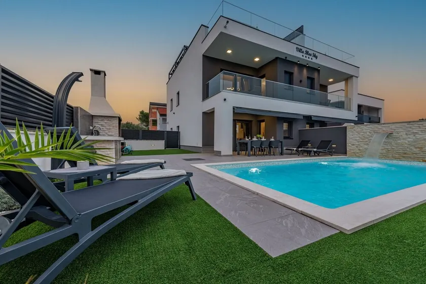 Villa Blue Sky 1, Turanj, next to the sea, private pool, barbecue, jacuzzi, rooftop terrace, www.zadarvillas - Image 1