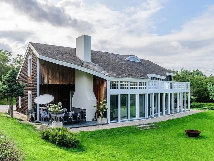 \"THE WAVE\" is a Modern home that is the ideal retreat for Hamptons living. - Image 1