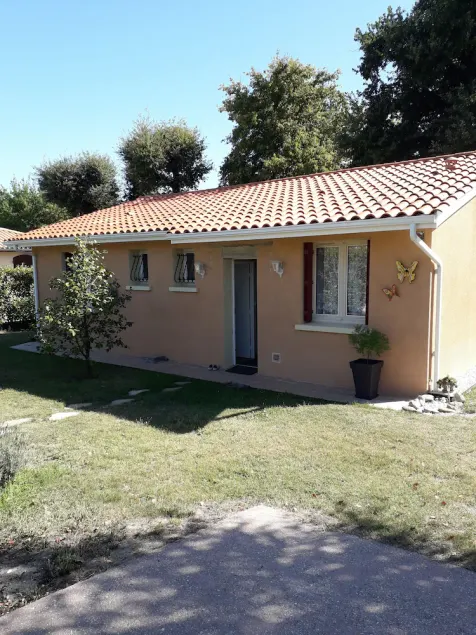 HOUSE WITH A GARDEN - Image 1