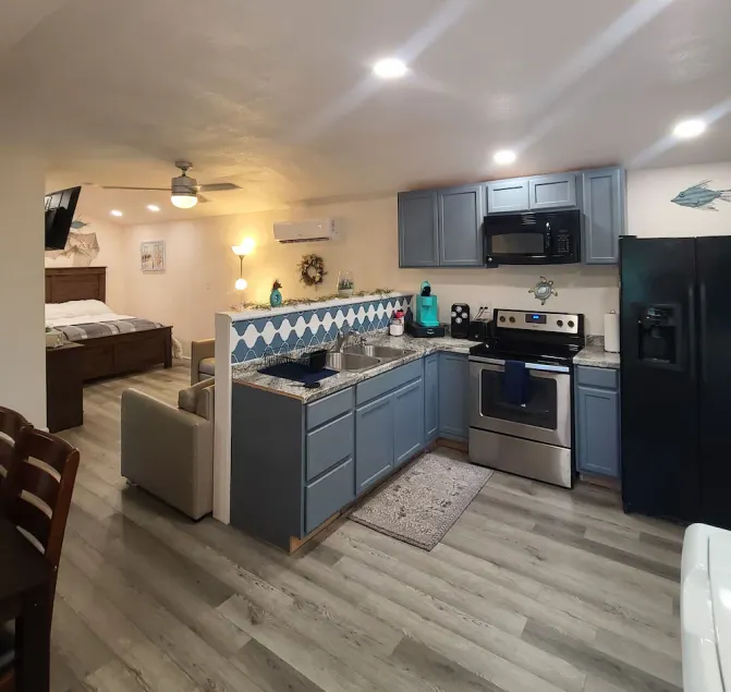 Cute little costal cabin.  One mile from Lake Tenkiller.  Private Spa/Hot Tub  - Image 1