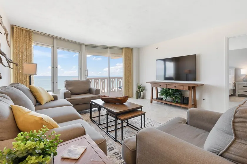 Direct Oceanfront Corner Condo, Family-Friendly with Beachfront Pool and Garage Parking - Image 1