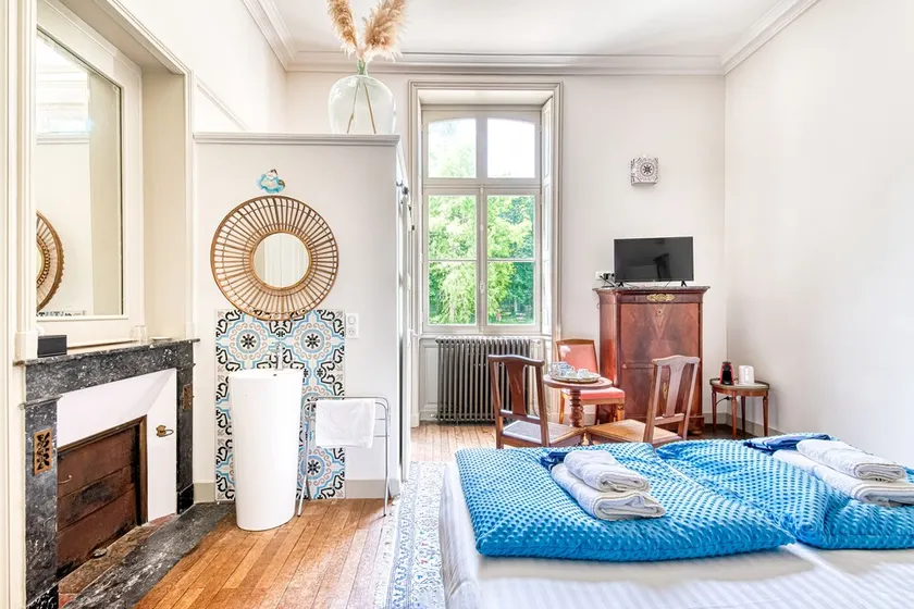 Lavishly decorated double room at Château Le Fresne - Image 1