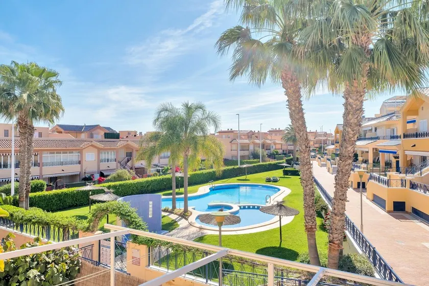 Holiday Home 'casa en la playa con piscina y terrazas n. Grande\" - Image 1