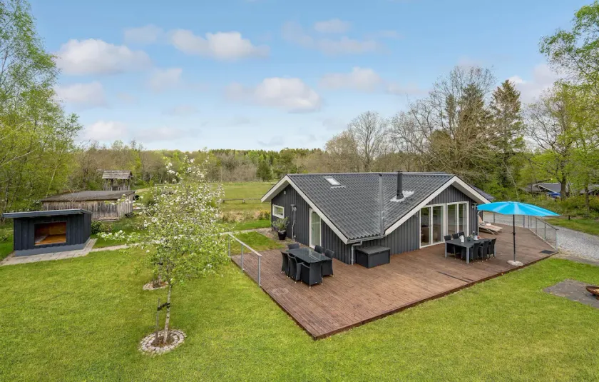 Cozy home in Give with sauna - Image 1