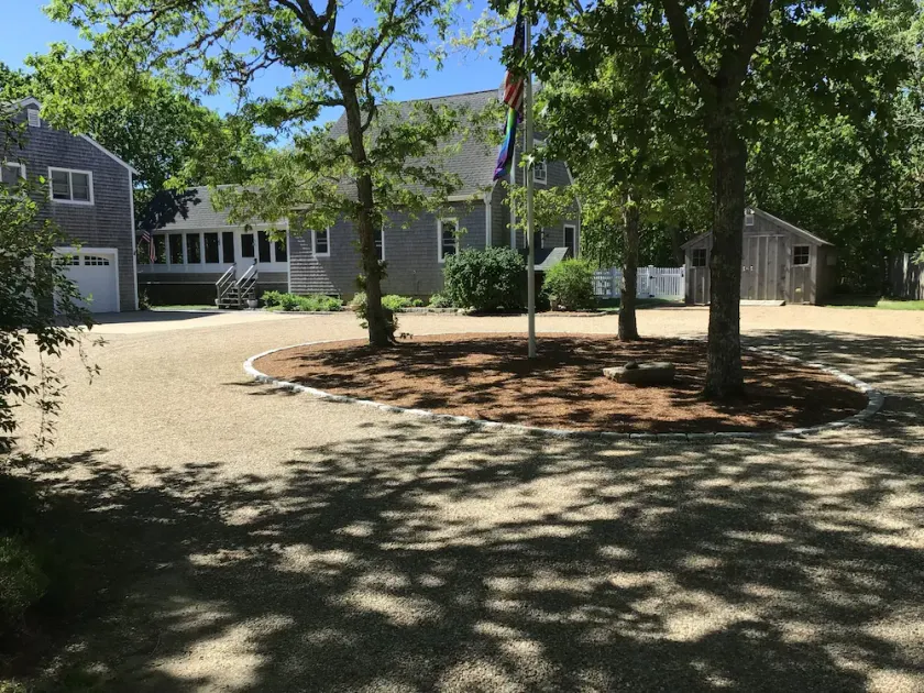 Belle maison Edgartown - 3 BR / 2. 5BA, bain à remous, cuisine gastronomique, véranda grillagée - Image 1