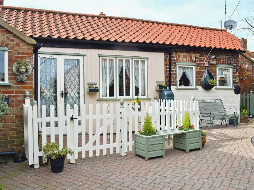 1 bedroom accommodation in Burgh le Marsh, near Skegness - Image 1