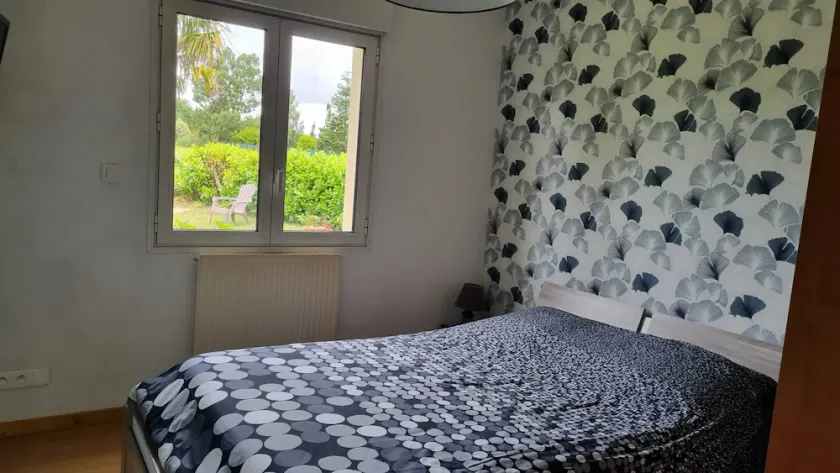 Maison confortable à Trégomeur avec jardin privé - Image 1