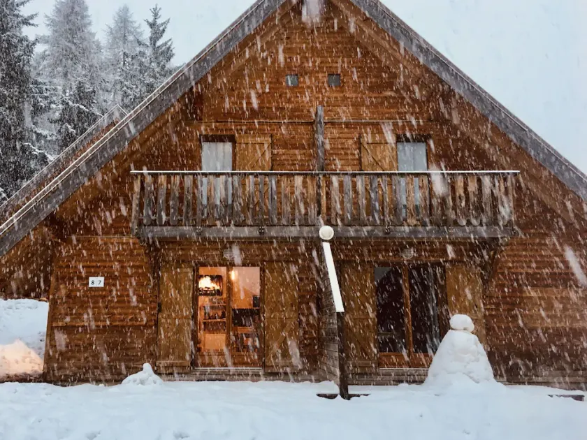 HALV KÆRLIG CHALET TIL SPOR, WIFI - Image 1