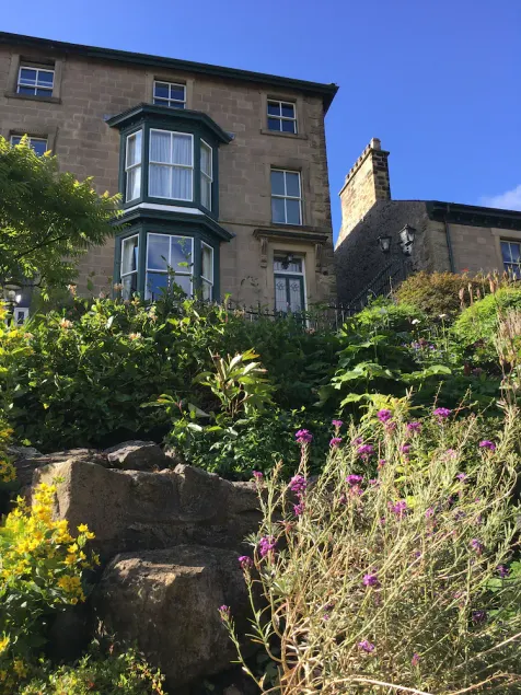 Beautifully refurbished Victorian stone house in historic Spa-Town - Image 1
