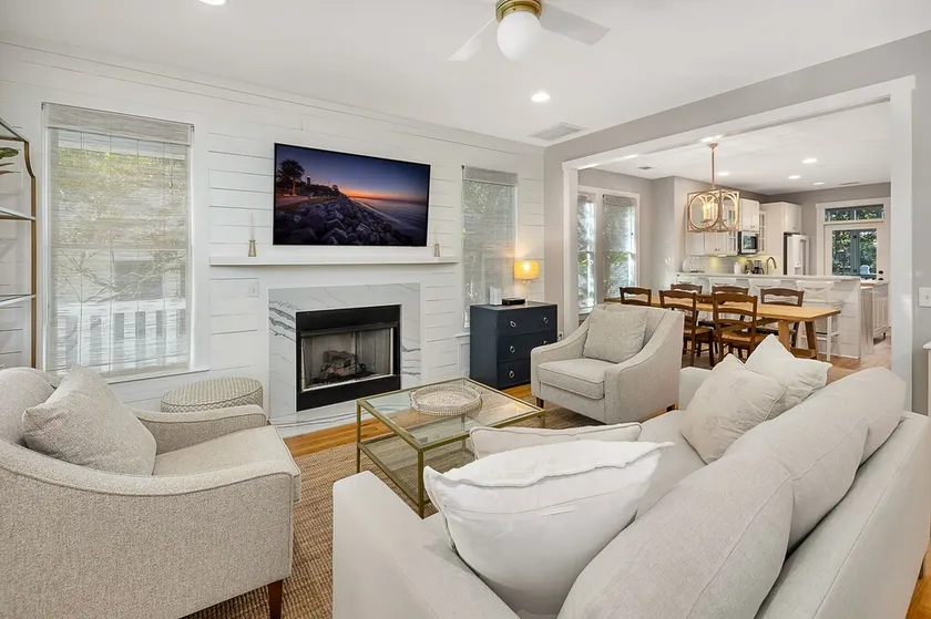 The Broadway Bungalow - 4BR Cottage with Screened Porch & Fenced Yard - Image 1