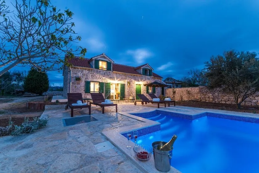 Villa Lipa (V3911-K1) - Privlaka (Zadar) - Image 1