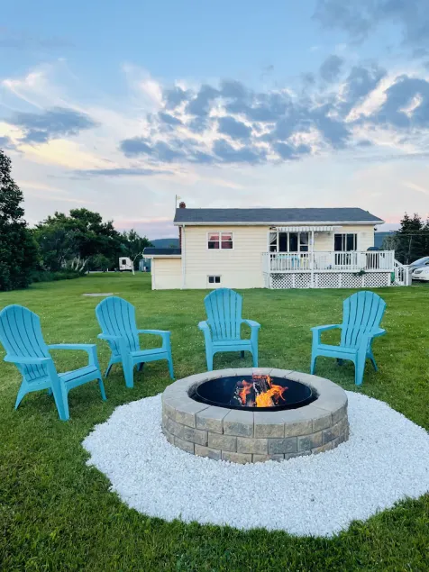 Cozy cottage w/sunset views + quick walk to a private beach (dog friendly!) - Image 1