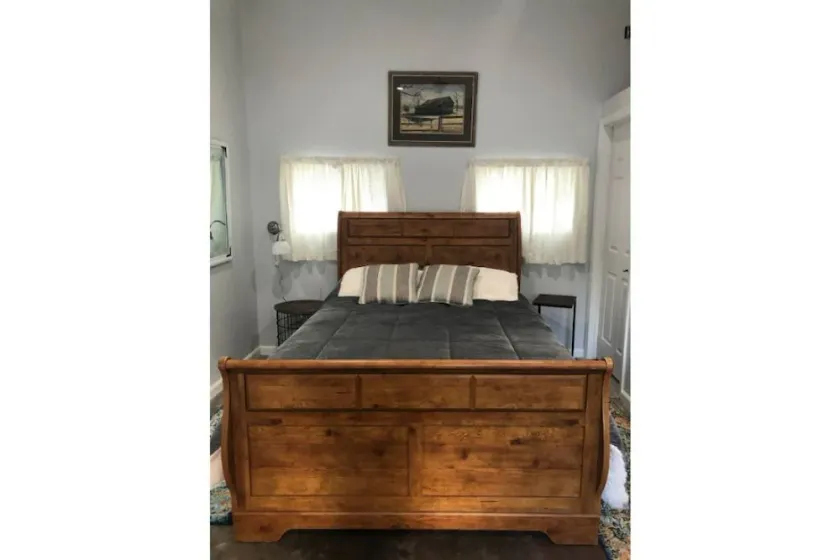 Downtown Yellowstone Bungalow - Image 1