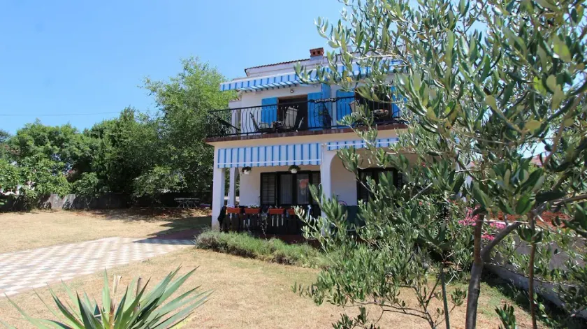 Comfortable apartment Lastavica 1 on the island of Krk - Image 1