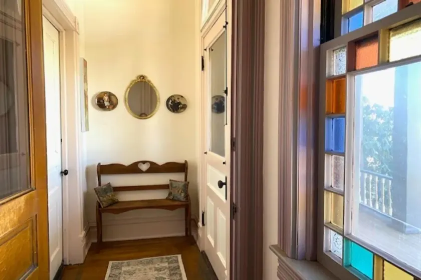 Historic 1884 Victorian Downstairs Unit. Walk to everything! Close to elk! - Image 1