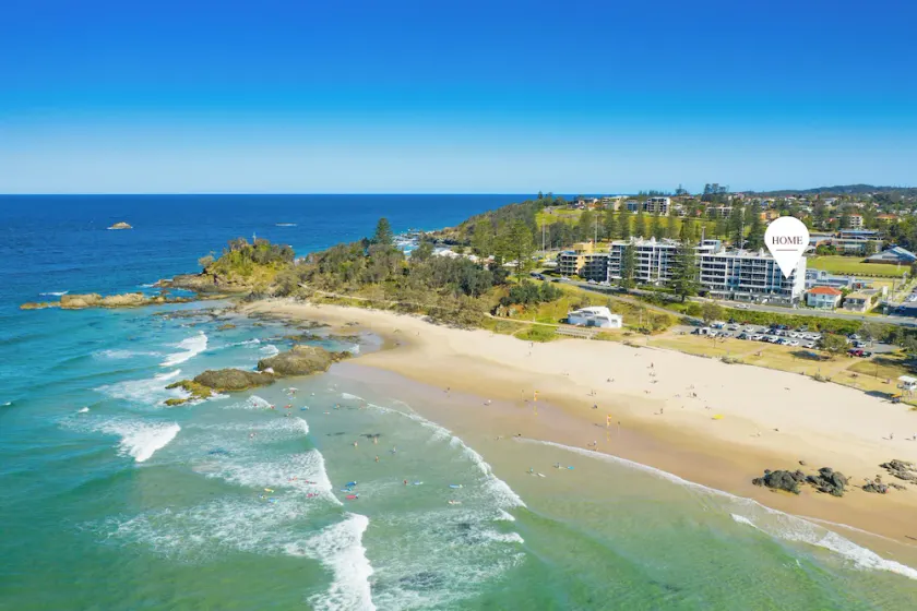 Stunning Apartment Opposite Town Beach with Spectacular Ocean Views - Image 1