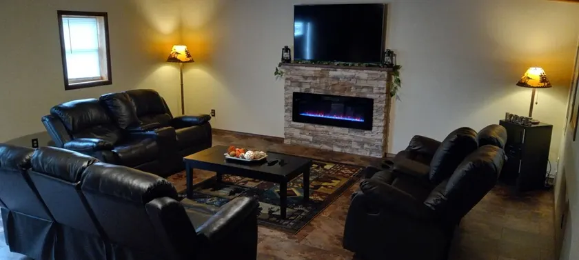Copperhead Lodge - Image 1