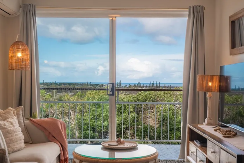 Sand - Relaxed Coastal Vibes, Bay Views, Dog Friendly - Image 1