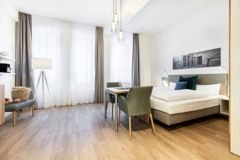 Tolles 1-zimmer-apartment in Zentraler und Außergewöhnlicher Hafenlage Wismars - Image 1