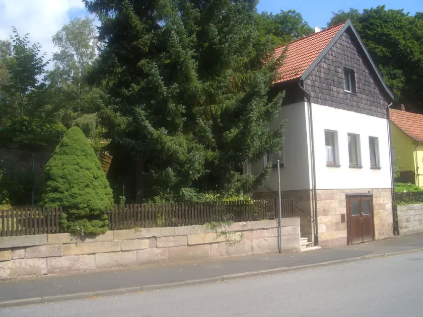 Mysigt hus (3 ⭐) centralt med trädgård - Image 1