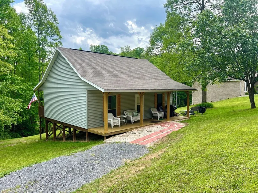 Summersville Lake Cottage - Image 1