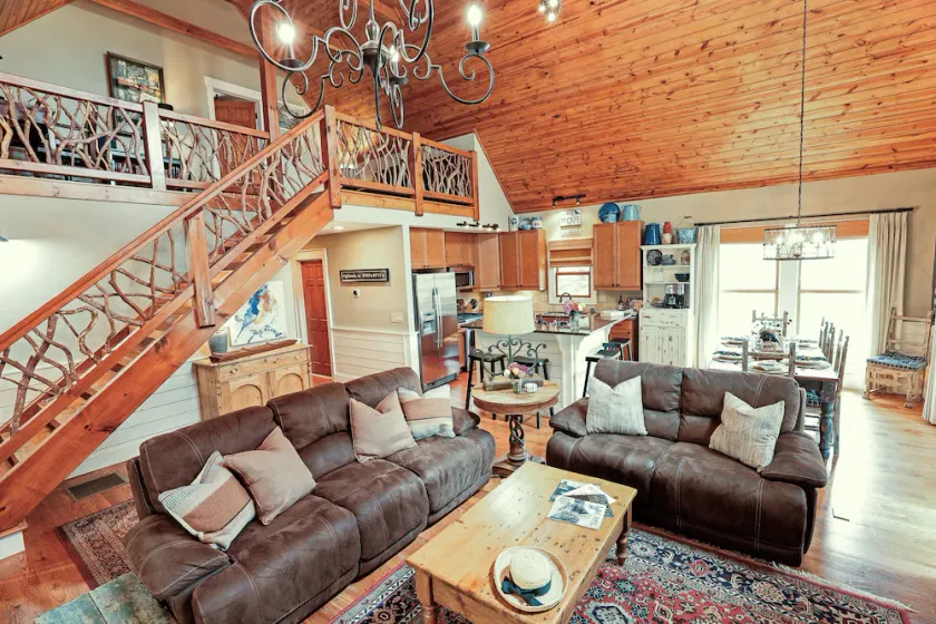 Blue Bird Bungalow: Hillside Mtn Retreat w/ Screened Porch | Pet Friendly - Image 1