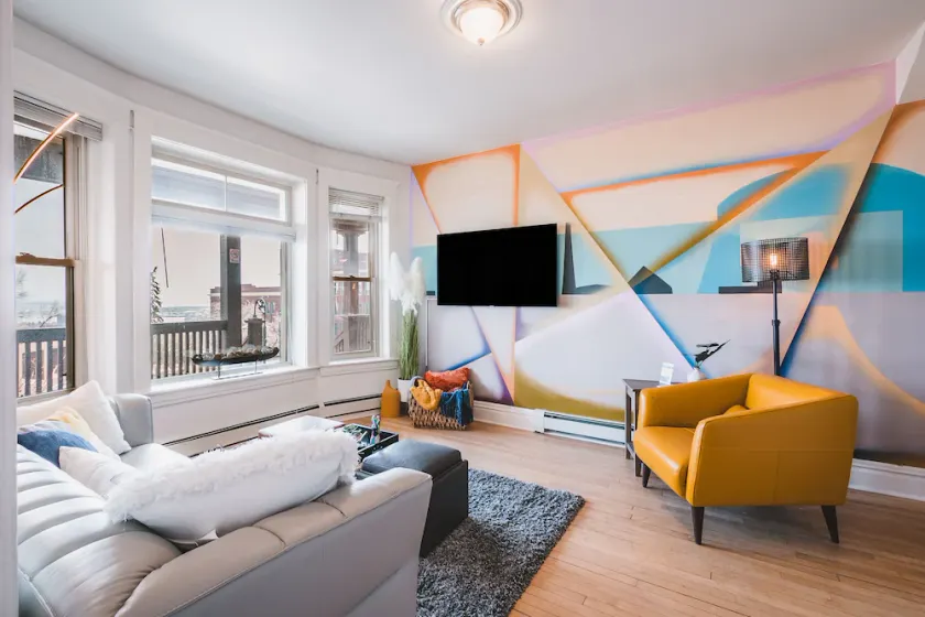 Zenith Condo: Your Downtown Duluth Retreat - Image 1