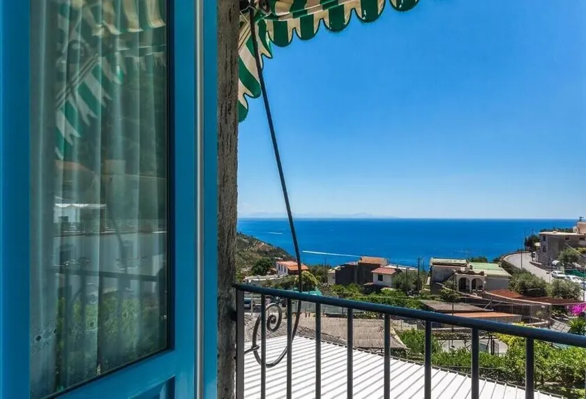 Apartamento con dos dormitorios y vistas al mar - Image 1