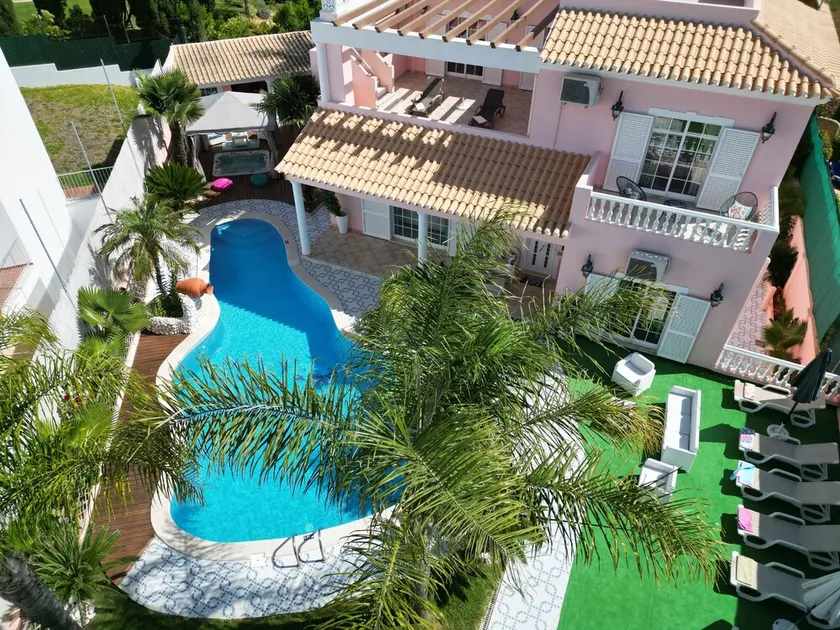 Villa Beach Palace Luxury 5 Bed Villa w/ heated pool, Jacuzzi, 500m Beach AC - Image 1