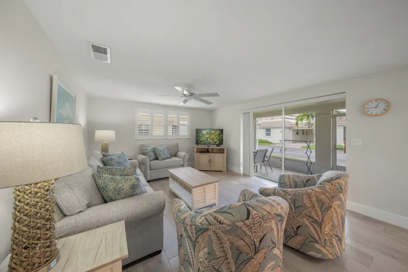 Island House Beach Resort - Villa 32 - Image 1
