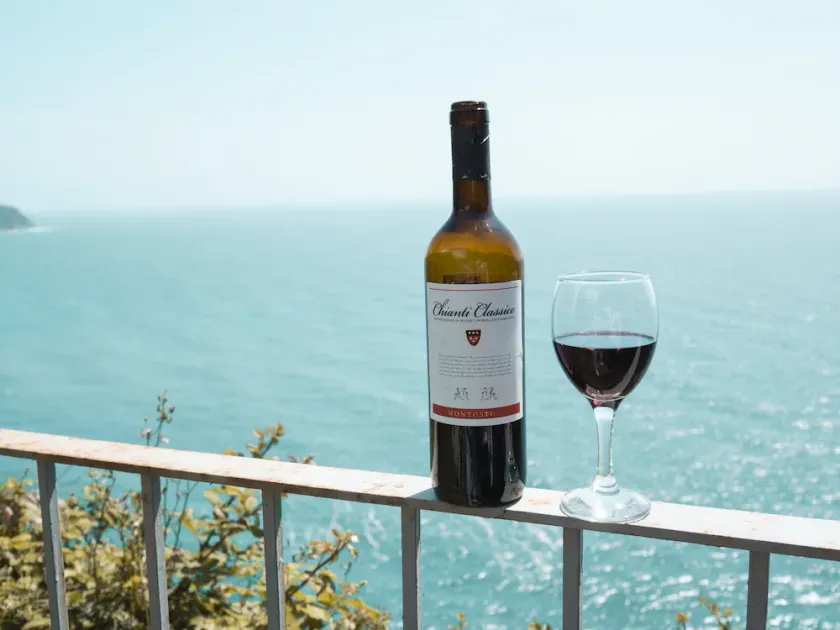 A PEACEFUL CORNER OVERLOOKING THE SEA - Image 1