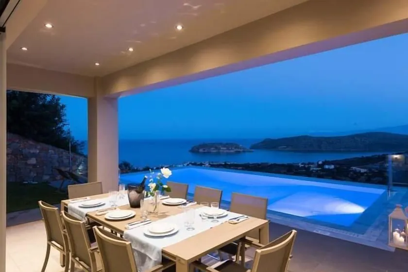 Sea view 3 bedroom villa close to Plaka beach - Image 1