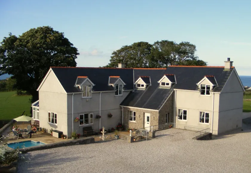 Get away from it all with fantastic sea and Country side views. - Image 1