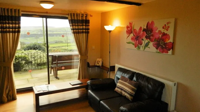 Anne - Bronte Apartments - Image 1