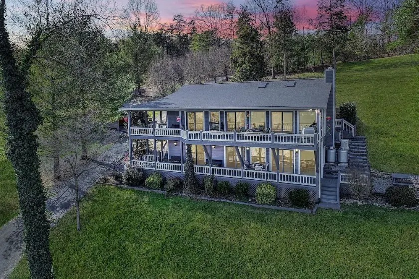 East Norris Point Breathtaking Lake View with Private Dock in Year Around Water - Image 1
