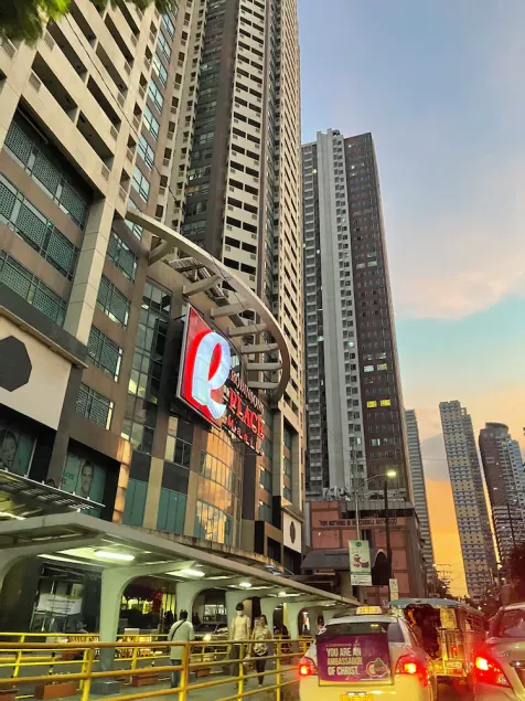 1 Bedroom Homestay in 8 Adriatico Manila - Image 1